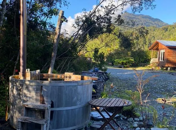 Cabanas & Tinajas Entre Volcanes